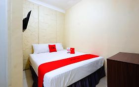 RedDoorz @ Jalan Setiabudi Semarang